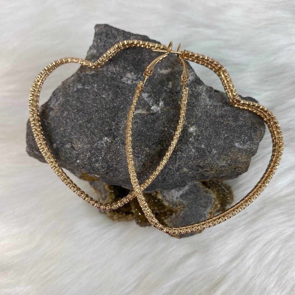 Gold Tone Hoop Wire Heart Earrings 2.5" Drop - Picture 1 of 5
